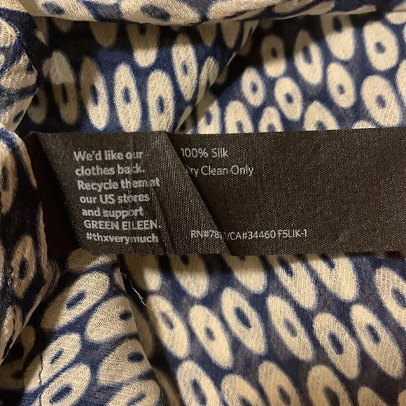 EILEEN‎ FISHER Ellipsis Printed Crinkle Silk Top - Picture 8 of 8